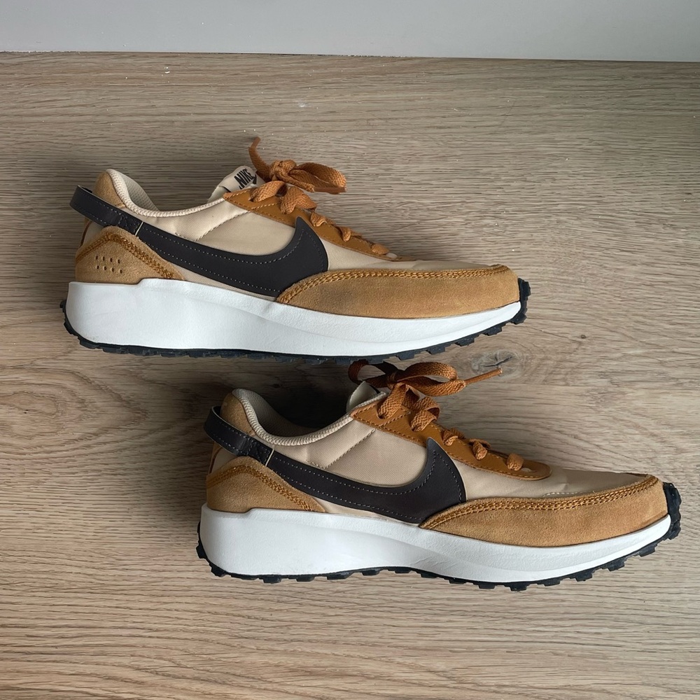 Women’s Nike Waffle Debut